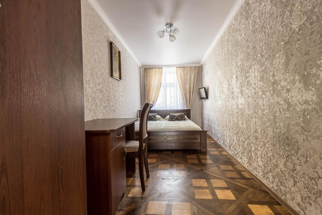 Apartments Near Rynok Square On Staroyevreyska And Fedorova Streets リヴィウ エクステリア 写真