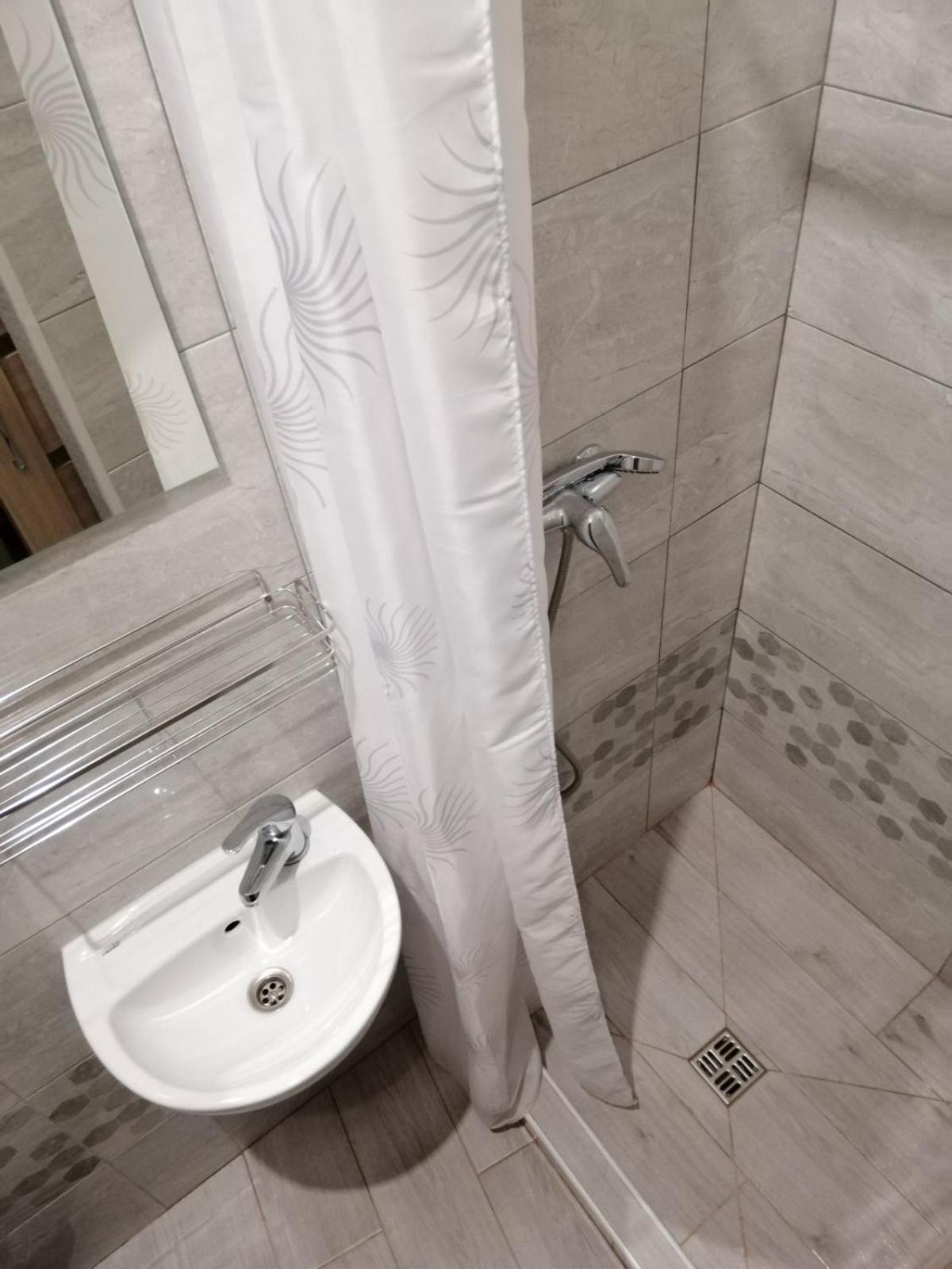 Apartments Near Rynok Square On Staroyevreyska And Fedorova Streets リヴィウ 部屋 写真