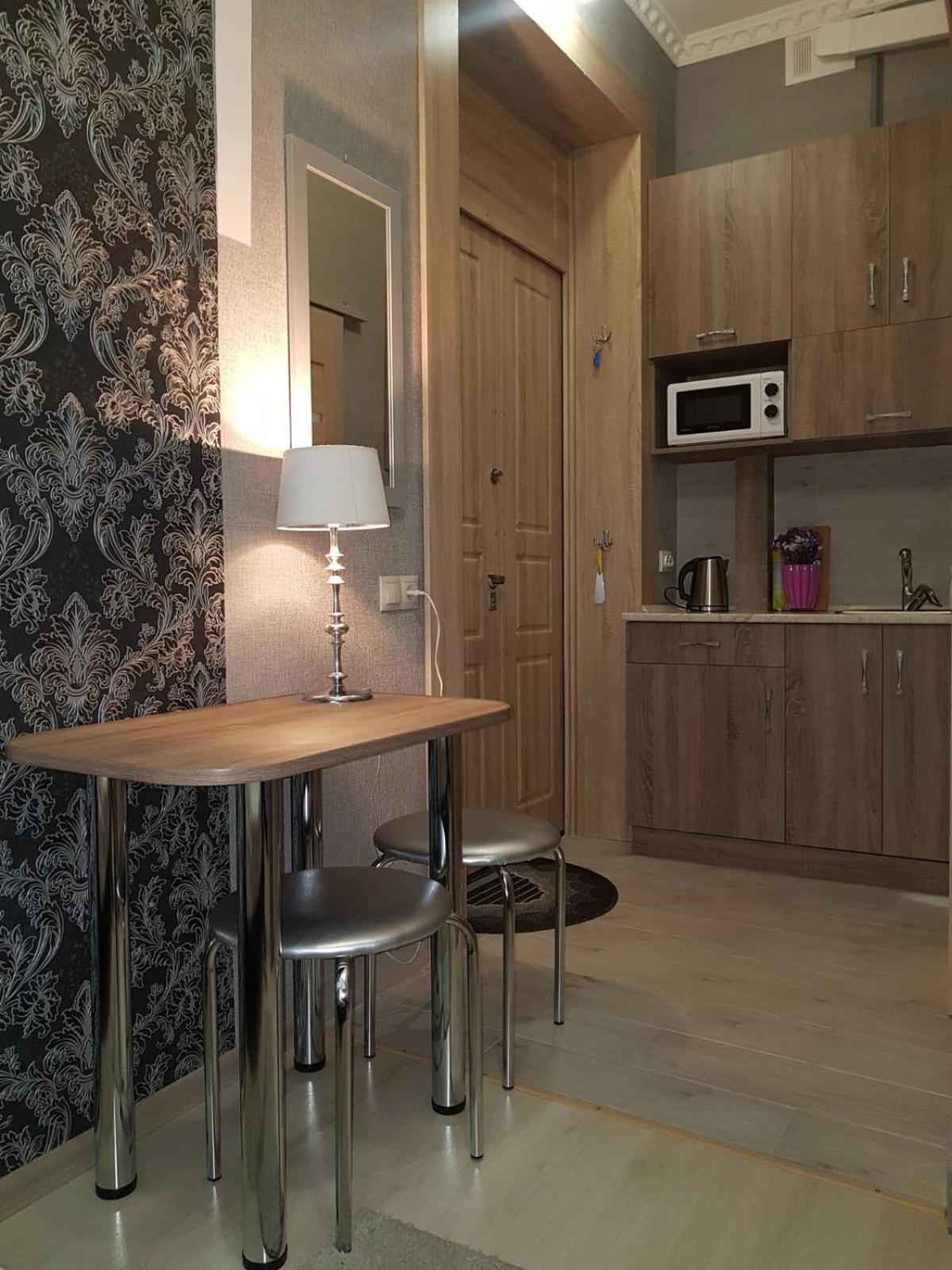 Apartments Near Rynok Square On Staroyevreyska And Fedorova Streets リヴィウ 部屋 写真