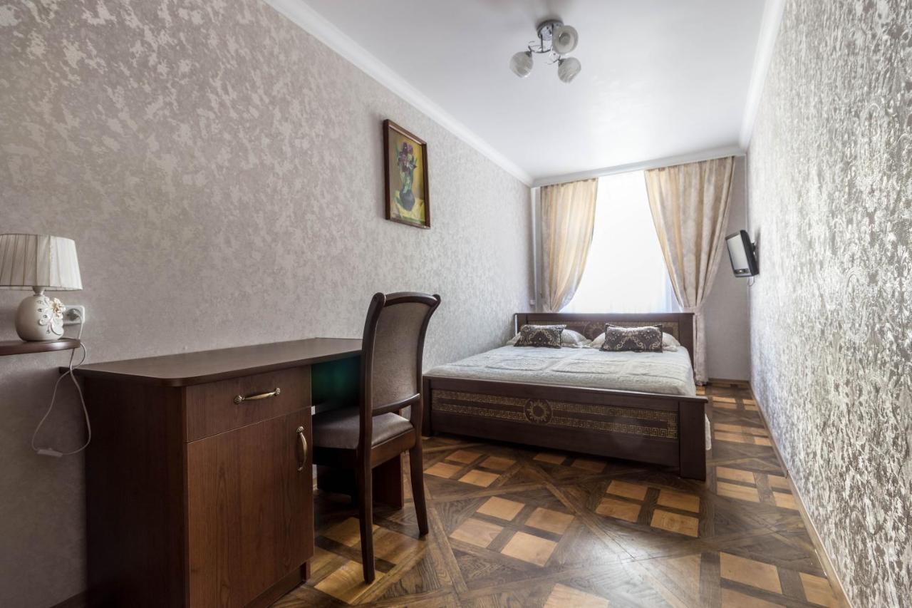Apartments Near Rynok Square On Staroyevreyska And Fedorova Streets リヴィウ エクステリア 写真